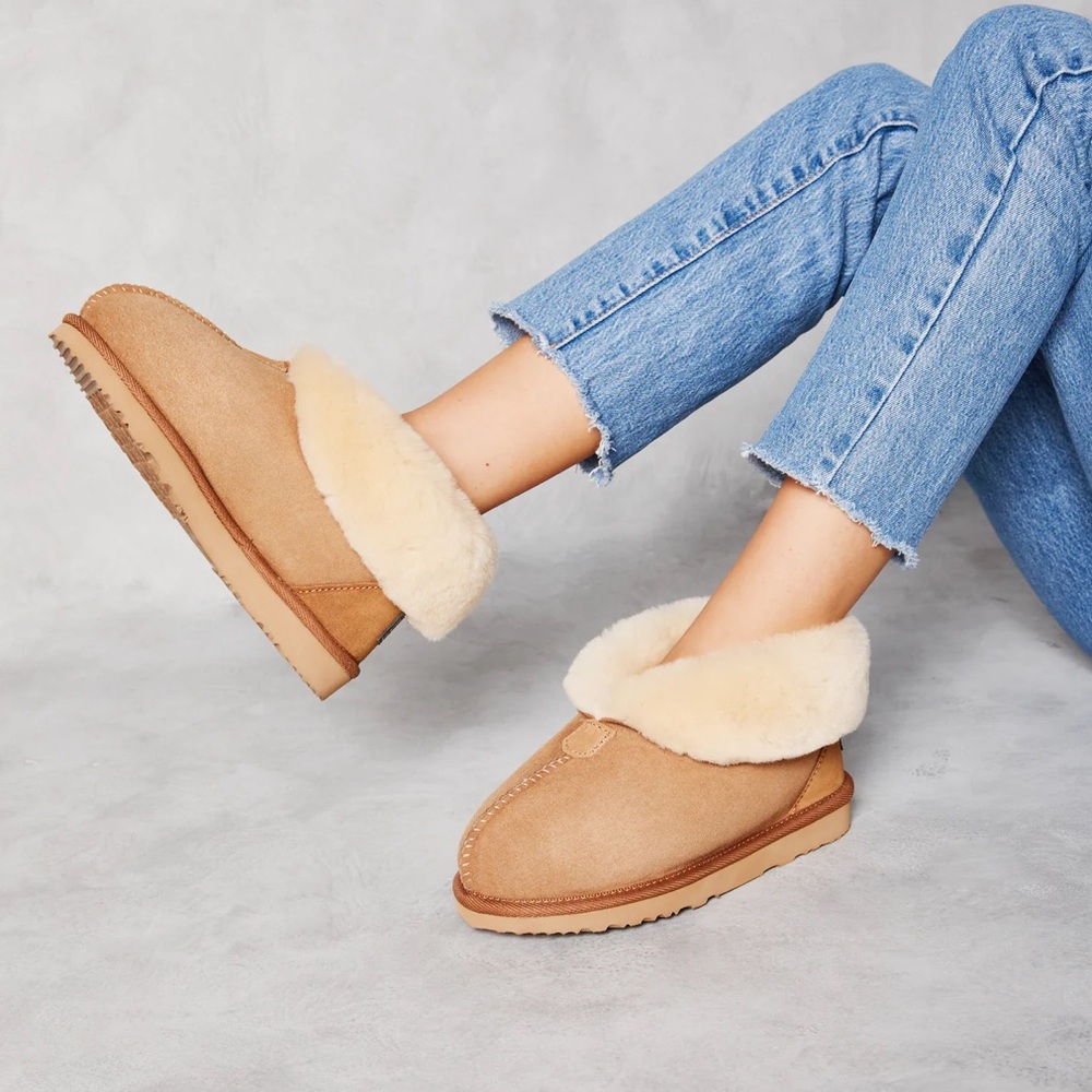 NWT UGG Since 1974 Ankle Slippers, Sand (size 8, RUNS LARGE)